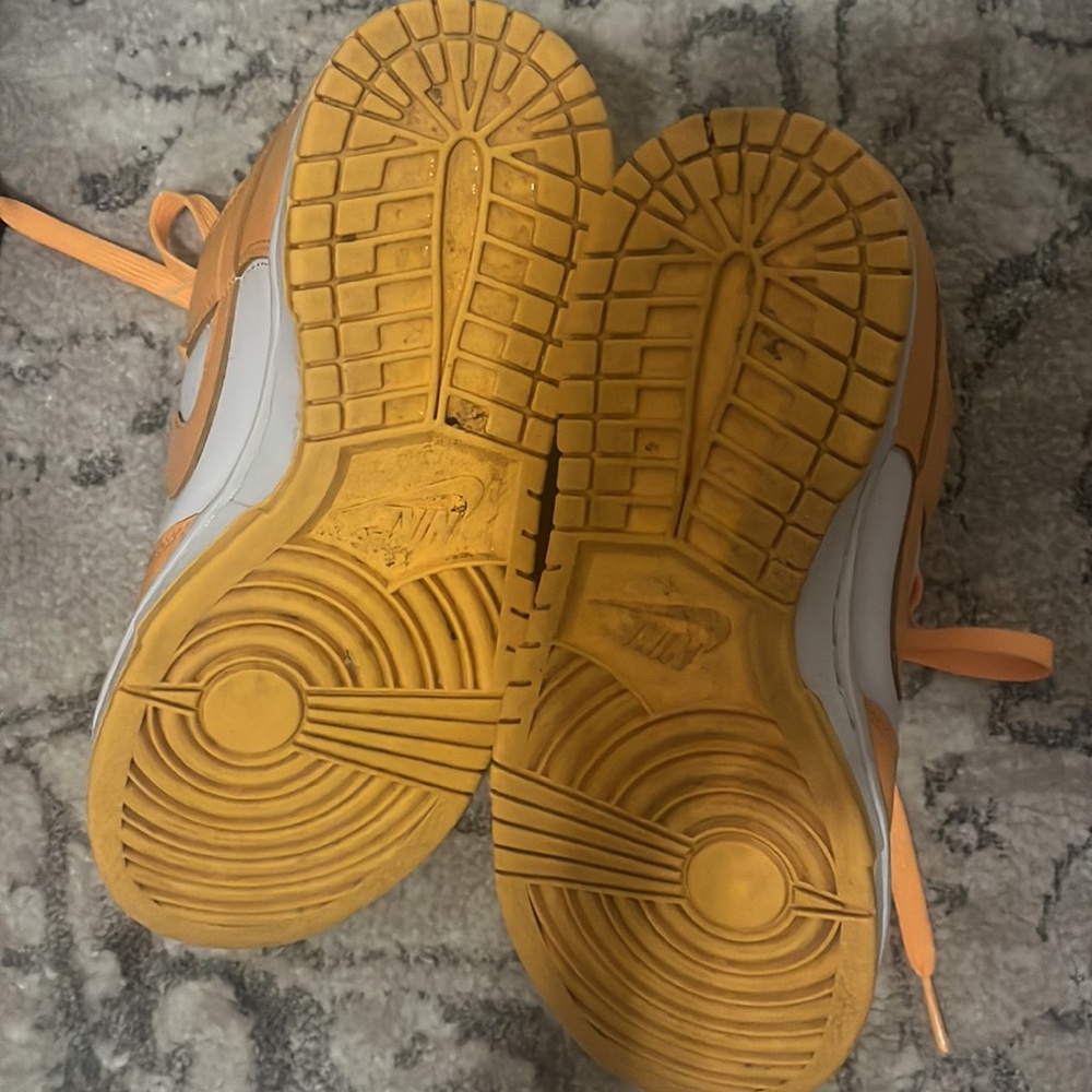 Nike Low Dunks - image 4